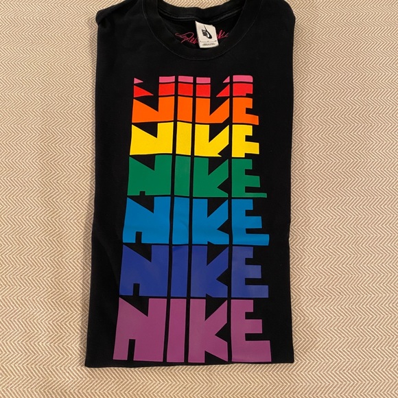 2018 NikeLab Be True LE Gilbert Baker T Shirt - Picture 2 of 8